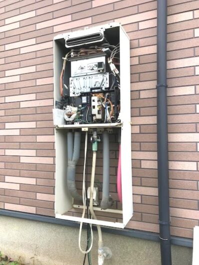 お湯が出ない！ガス給湯器の交換・糟屋郡粕屋町 | 福岡水道センター